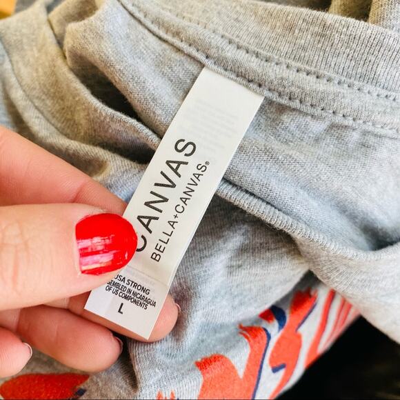 NEW MENS Grey Short Sleeve Tee Shirt Suns Out Guns Out Graphic Screen T-Shirt M - Picture 3 of 5